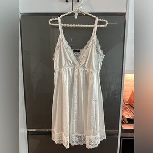 LACE BRIDAL LINGERIE WITH MATCHING THONG (NEVER BEEN WORN)